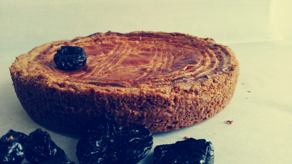 Gâteau breton aux pruneaux