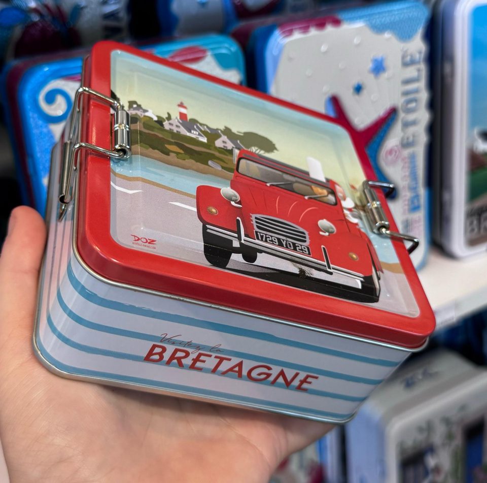 Boite Clip "Visitez  la Bretagne" 2 CV rouge" galettes et palets bretons - 170g